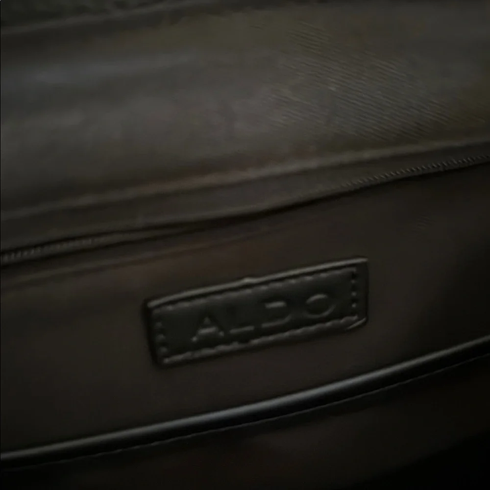 Aldo excellent synthetic
